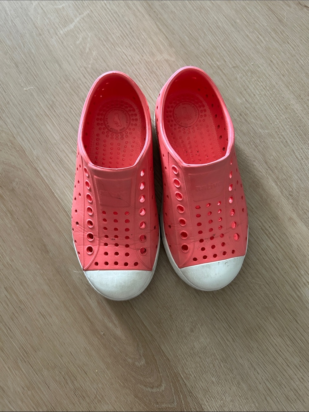 Kids Coral Slip-On Native shoes